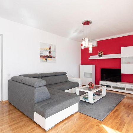 Apartment Lavanda With Beautiful Garden Крк Екстер'єр фото