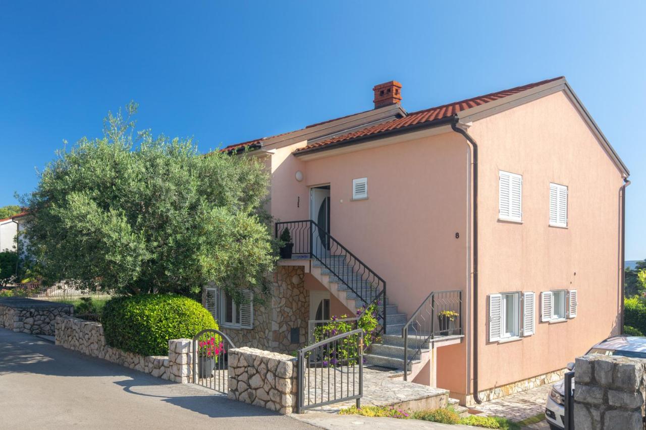 Apartment Lavanda With Beautiful Garden Крк Екстер'єр фото